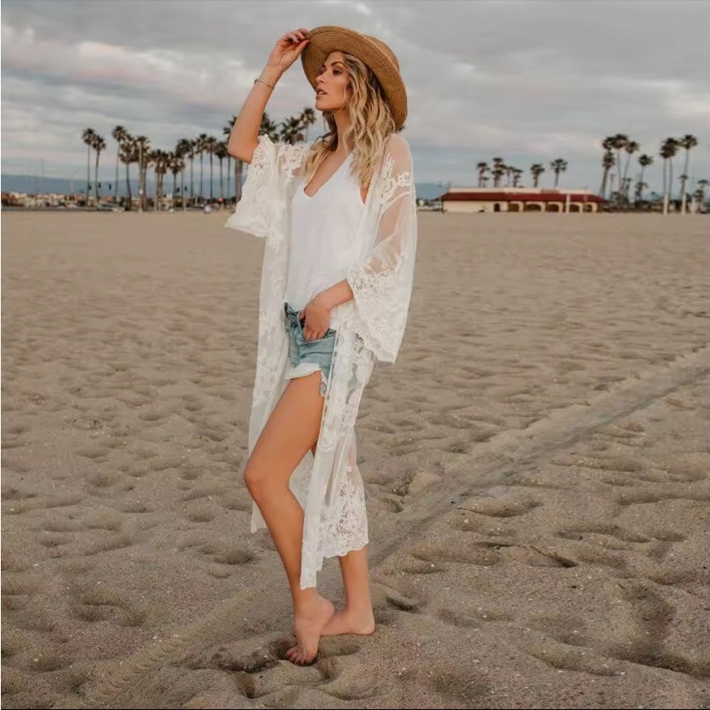 Elegant White Lace Beach Cover-Up - Picture 3 of 6